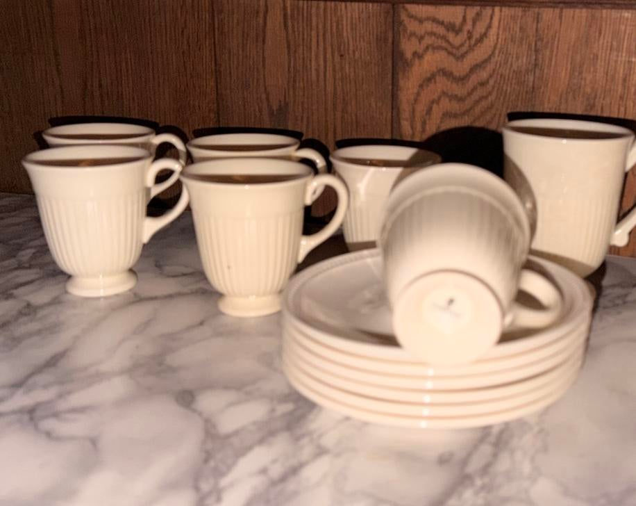 Wedgwood Edme kop en schotels foto 1 en 2 evt meer zie fo, Huis en Inrichting, Keuken | Servies, Ophalen of Verzenden, Zo goed als nieuw
