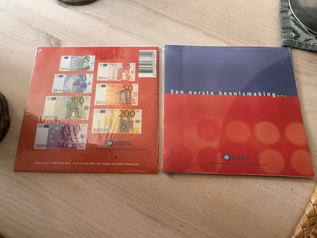 In folie - eerste kennismaking met de euro, Ophalen of Verzenden, Overige landen, 500 euro, Setje