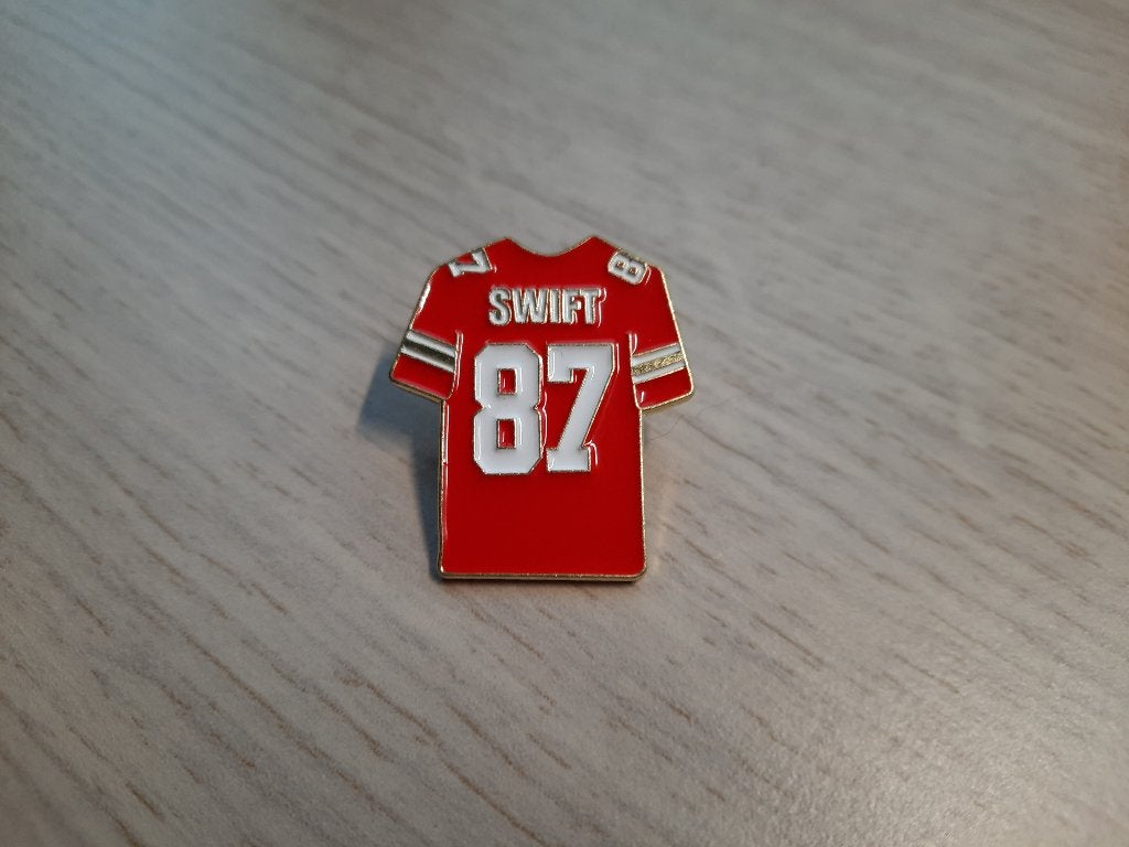 1 pin van een shirt met - Swift 87 - te koop, Ophalen of Verzenden, Nieuw, Overige onderwerpen, Speldje of Pin