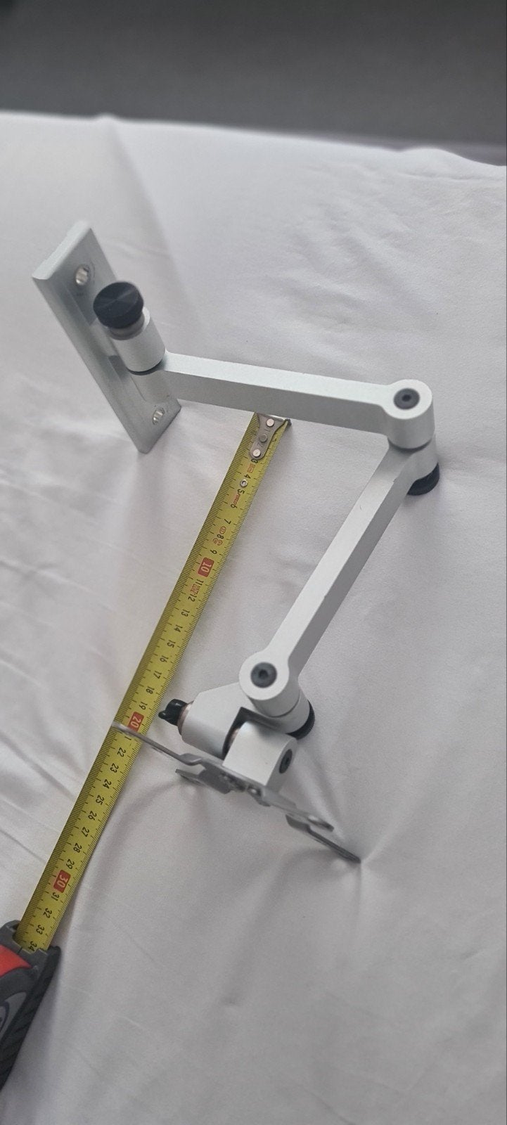 Verstelbare TV/Monitor Muurbeugel - Aluminium, Ophalen