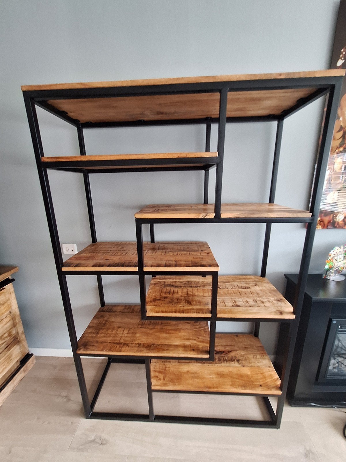Decoratieve industriële boekenkast/stellingkast, Met plank(en), Gebruikt, 100 tot 150 cm, 25 tot 50 cm