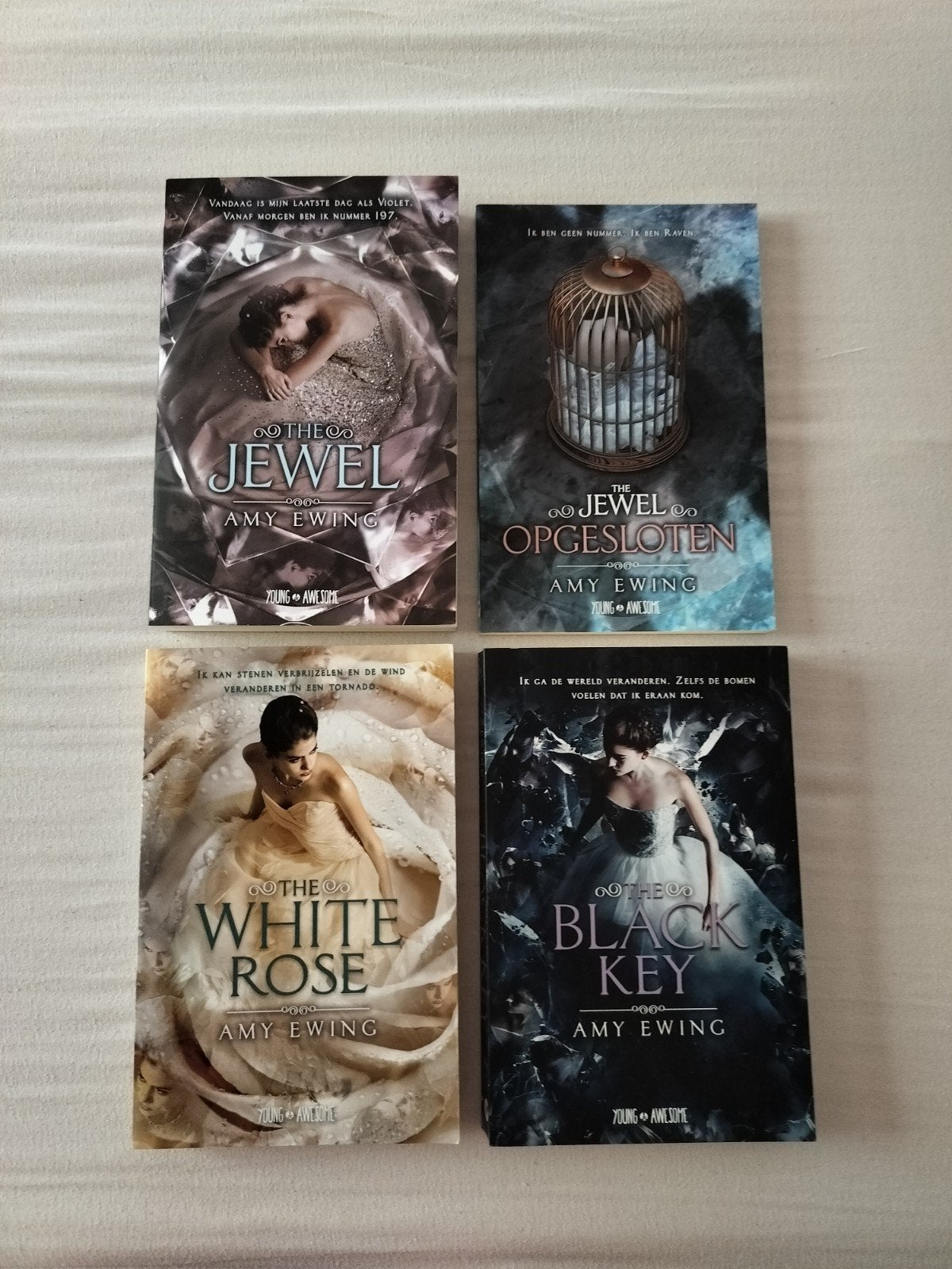 Lone city serie - Amy Ewing, Ophalen of Verzenden, Zo goed als nieuw, Amy Ewing