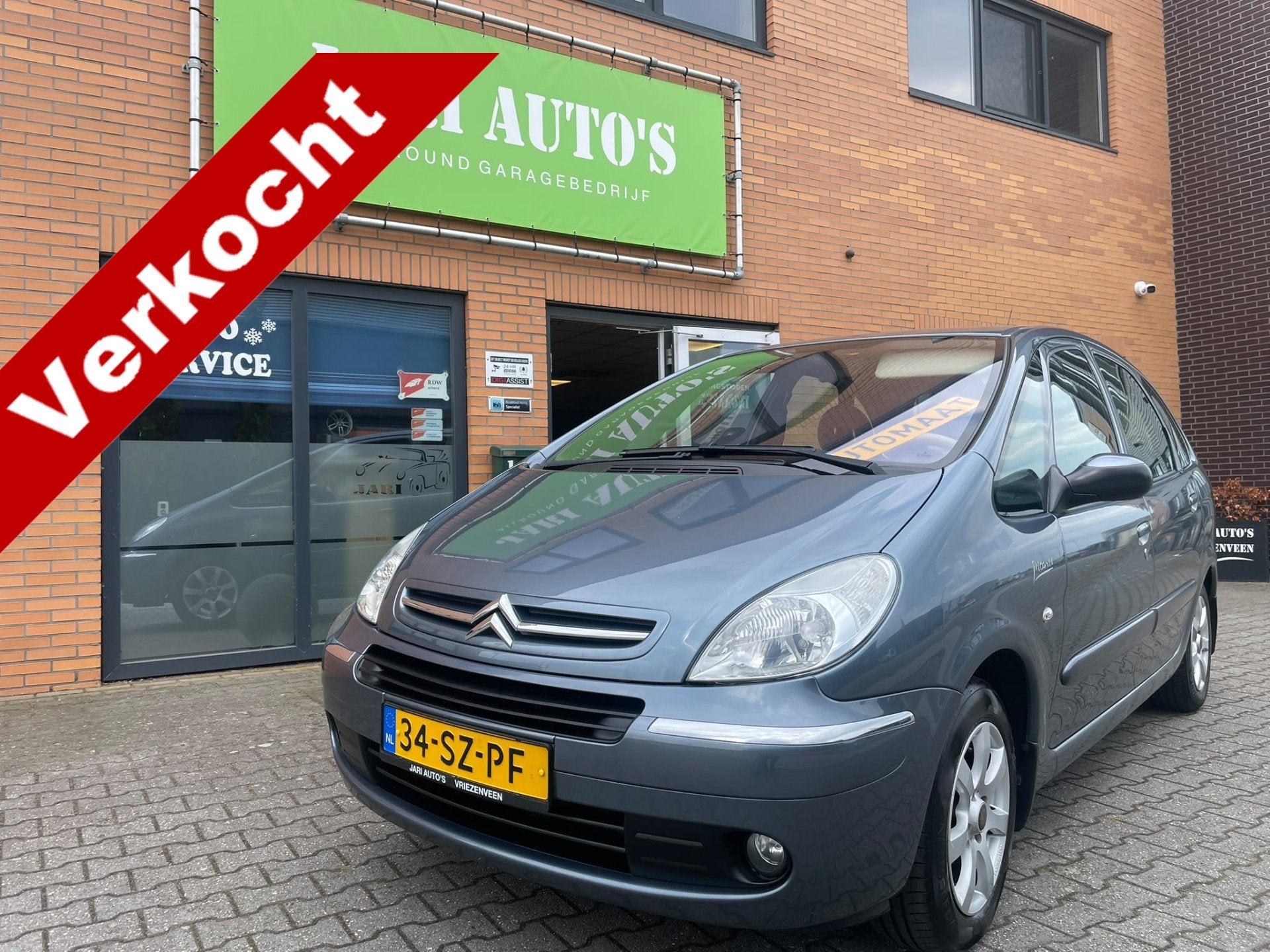 Citroën Xsara Picasso 2.0i-16V Caractère Automaat , weinig, Auto's, Citroën, 4 cilinders, 700 kg, Bedrijf, Grijs