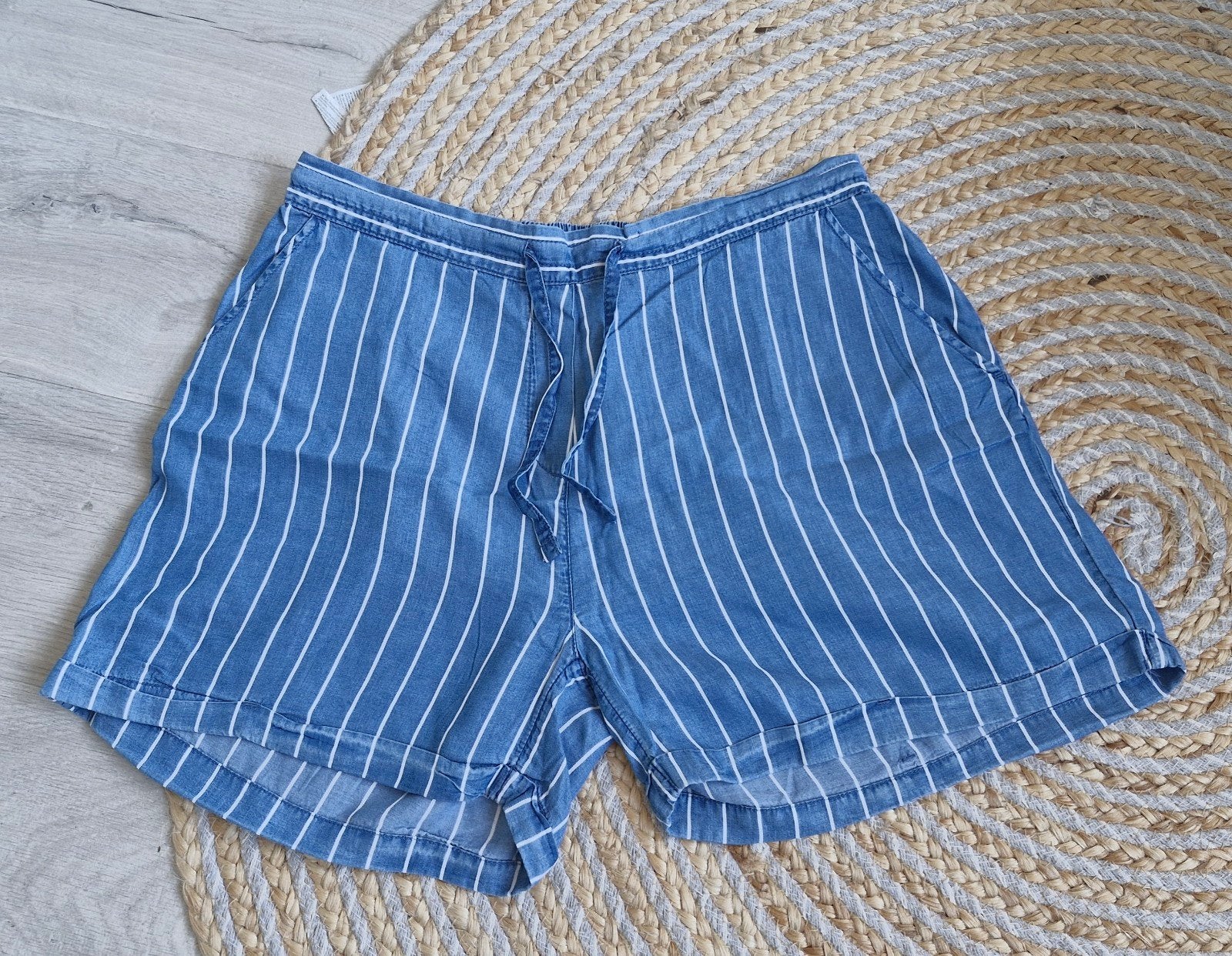 Blauw wit gestreepte short van HEMA, maat L, Kort, Blauw, Maat 42/44 (L), Nieuw
