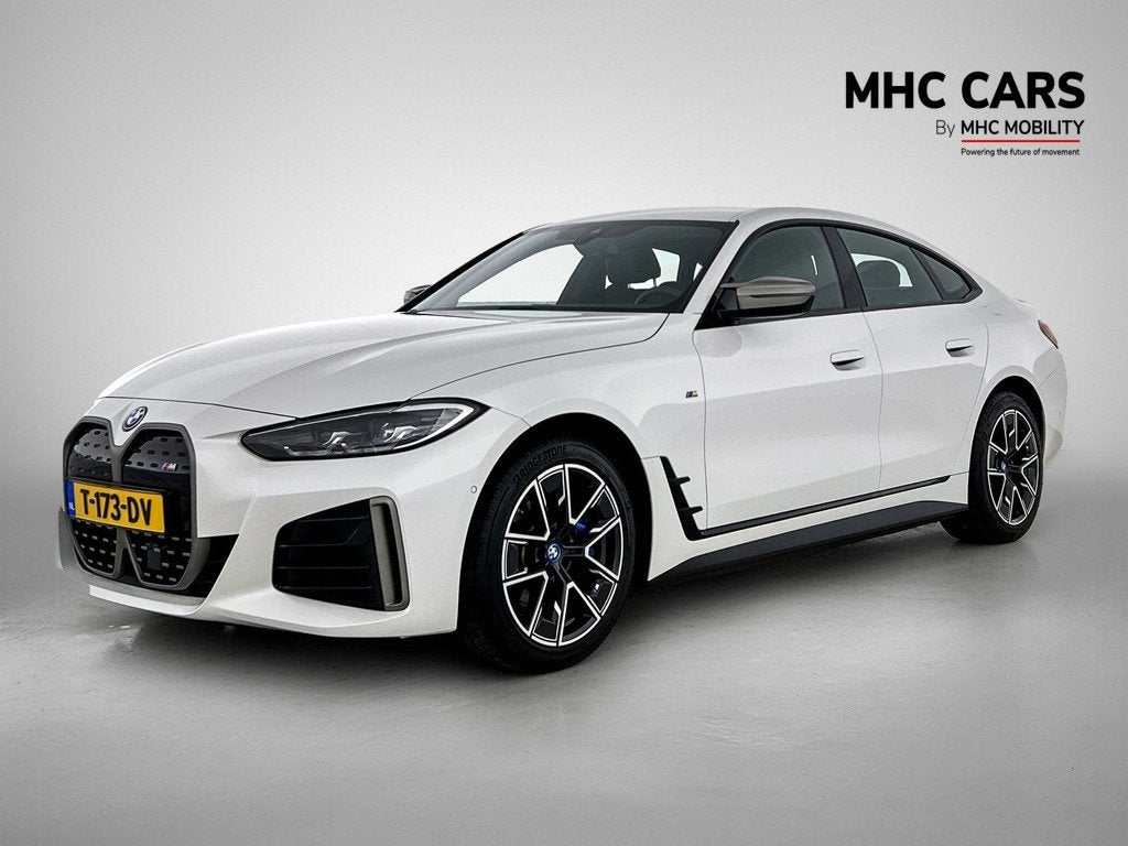 BMW i4 M50 84 kWh | Uniek | (bj 2023, automaat), Gebruikt, 110 €/maand, Alcantara, Wit