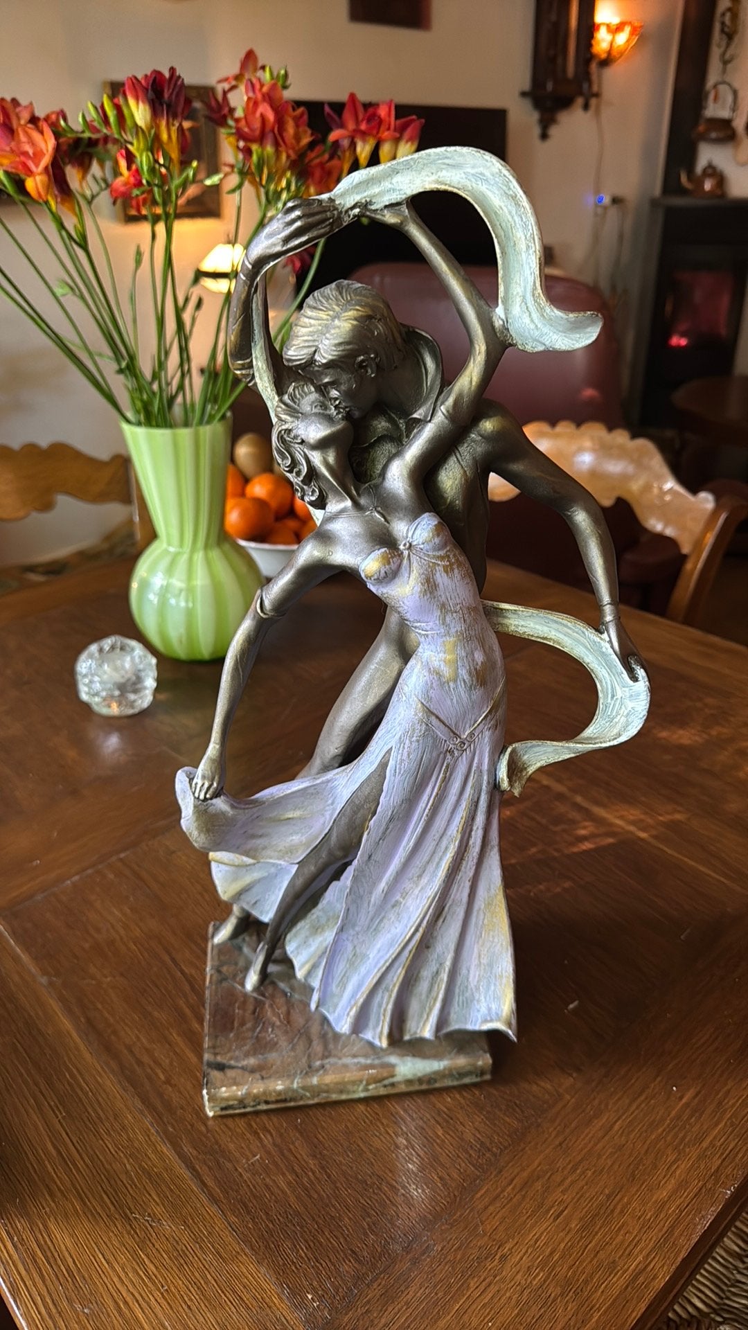Prachtig bronzen beeld van dansend en kussend paar46 cm hoog, Ophalen of Verzenden, Gebruikt, Mens