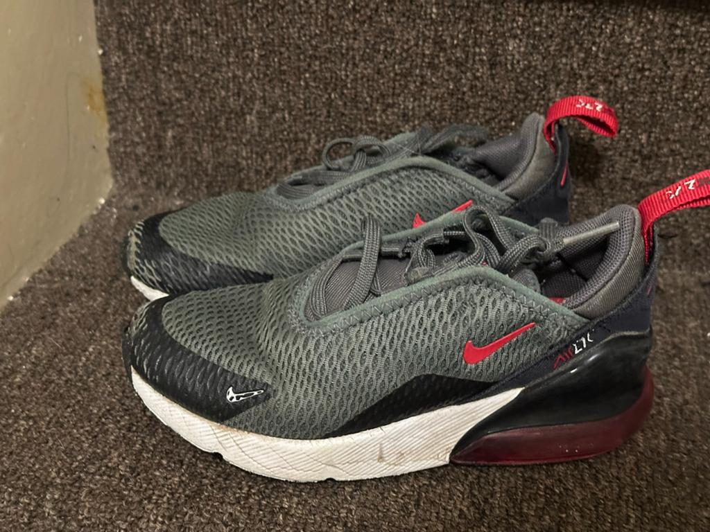 Nike Air Max 270 en Skechers sneakers maat 27, Ophalen of Verzenden, Gebruikt, Jongen of Meisje, Sportschoenen