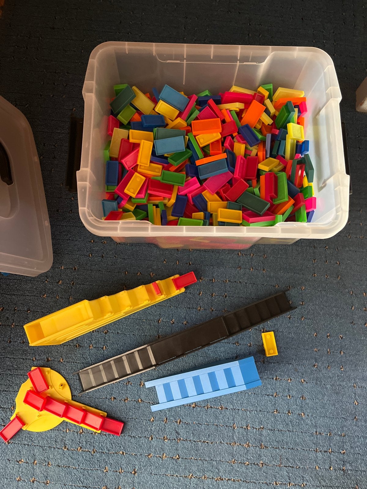 Grote set dominostenen met accessoires, Ophalen of Verzenden, Gebruikt, Overige merken