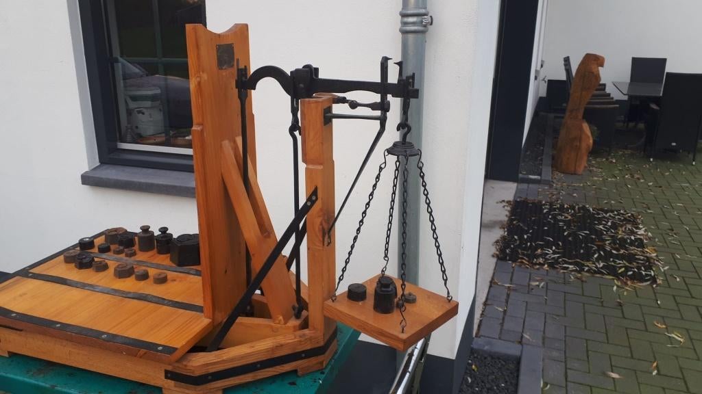antieke bascul plus gewichten weegschaal gerenoveerd, Ophalen