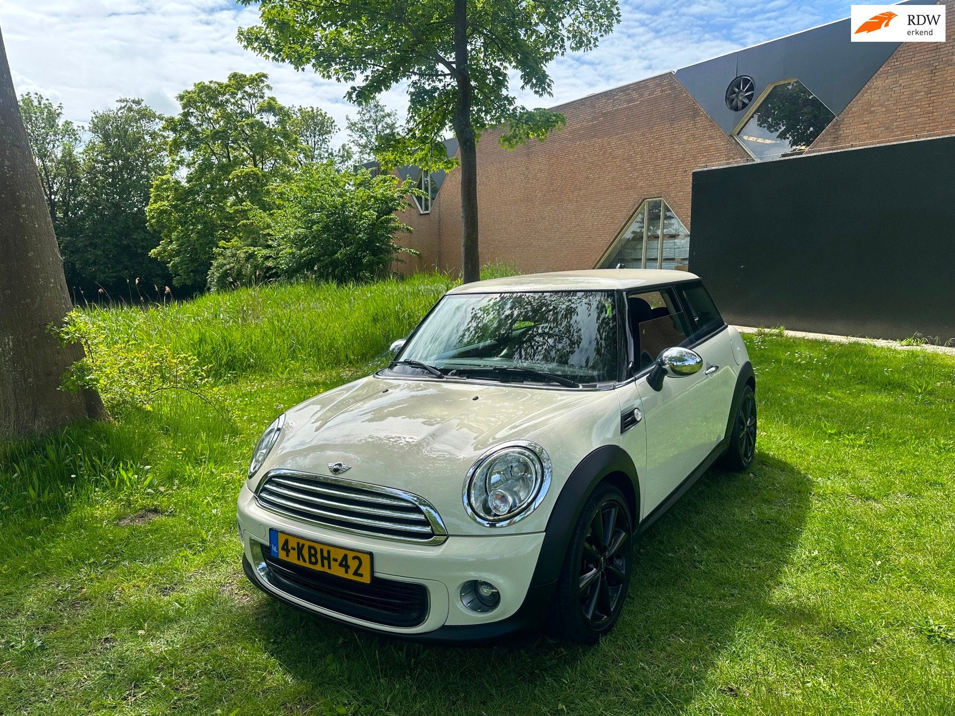 Mini Mini 1.6 One Holland Street Airco Navi Leder onderhoudh, Auto's, Voorwielaandrijving, Euro 5, Gebruikt, 4 cilinders