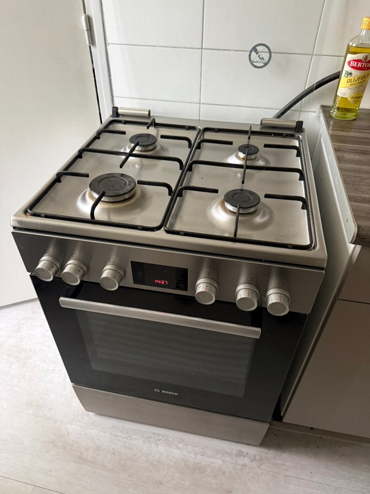 Bosch gas fornuis oven, Ophalen, 4 kookzones, Zo goed als nieuw, Gas