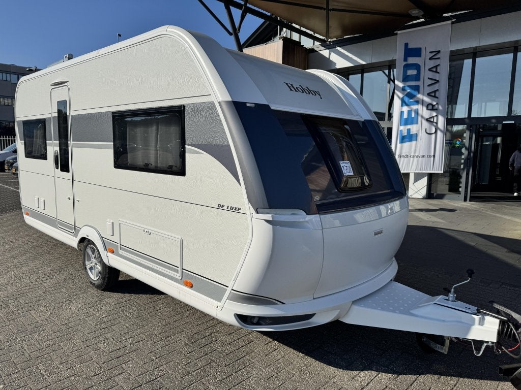Hobby De Luxe 460 UFE ACTIE! LED PAKKET + TAPIJT OP-=OP, Caravans en Kamperen, Overige typen, Hobby, Bedrijf, 4 tot 5 meter