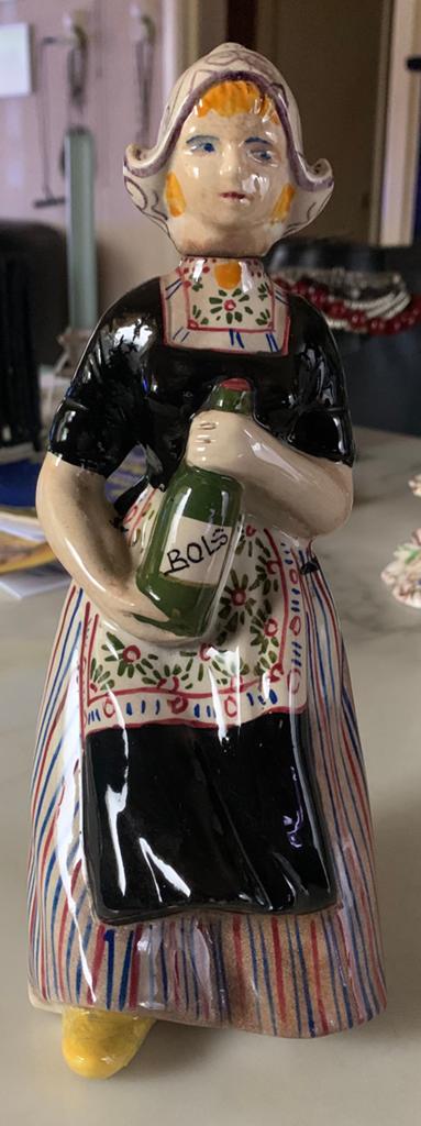 Vintage Bols Jenever beeldje/flesje Hollandse dame met fles, Ophalen of Verzenden