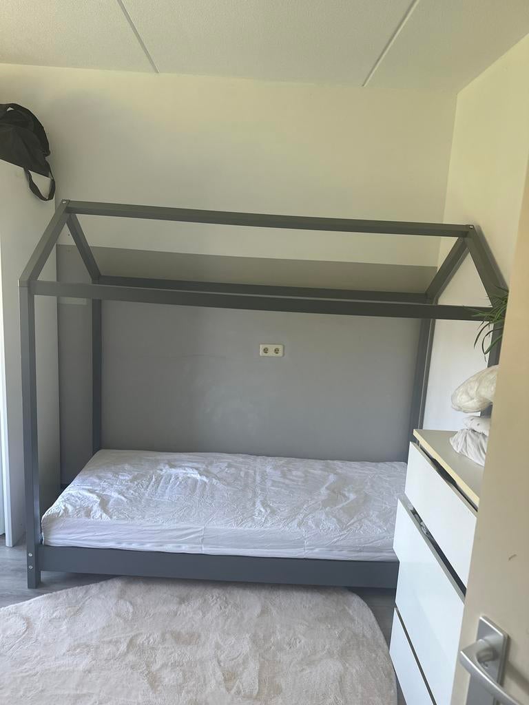 1-persoons huisbed (Leenbakker) - Zo goed als nieuw, Kinderen en Baby's, Ophalen of Verzenden, Zo goed als nieuw, 180 cm of meer