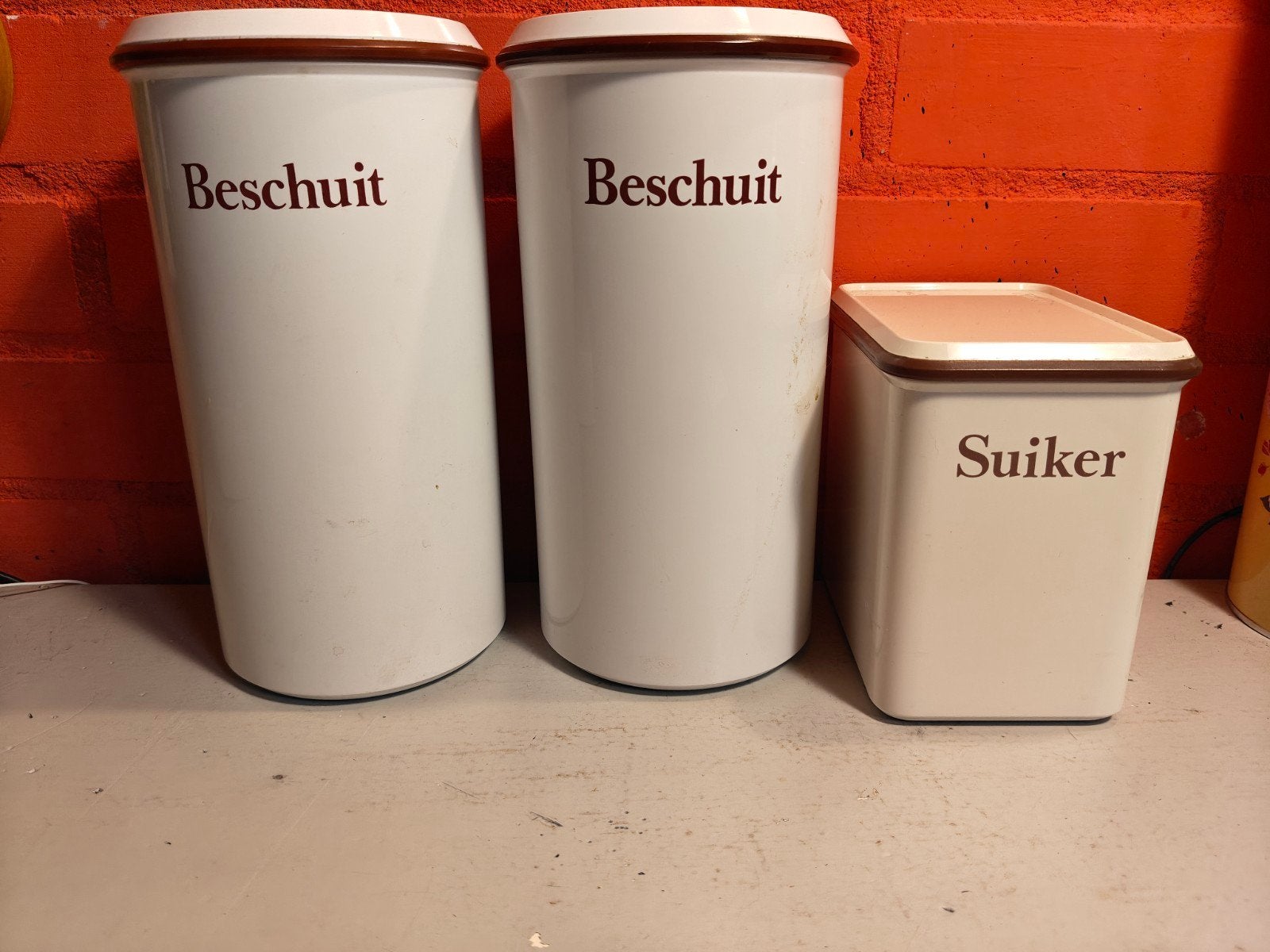 Vintage HEMA voorraadbussen: 2x Beschuit, 1x Suiker, Gebruikt, Kunststof, Ophalen of Verzenden, Voorraadpot
