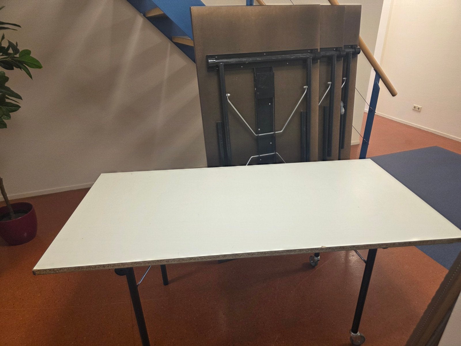 Set van 4 opklapbare tafels - Gebruikt 160x80x75, Gebruikt, 100 tot 150 cm, Praktisch, Functioneel, Opklapbaar, Rechthoekig