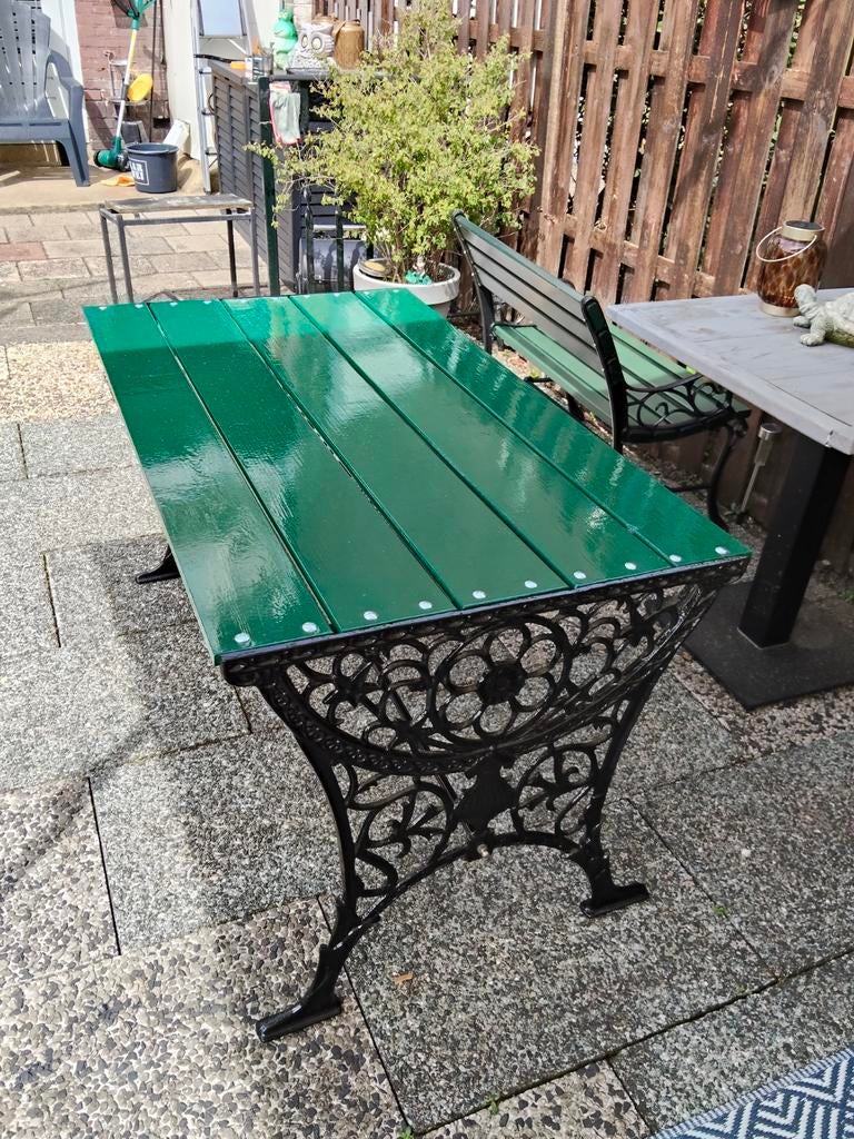 Mooie tuintafel met gietijzeren zijkanten, Ophalen