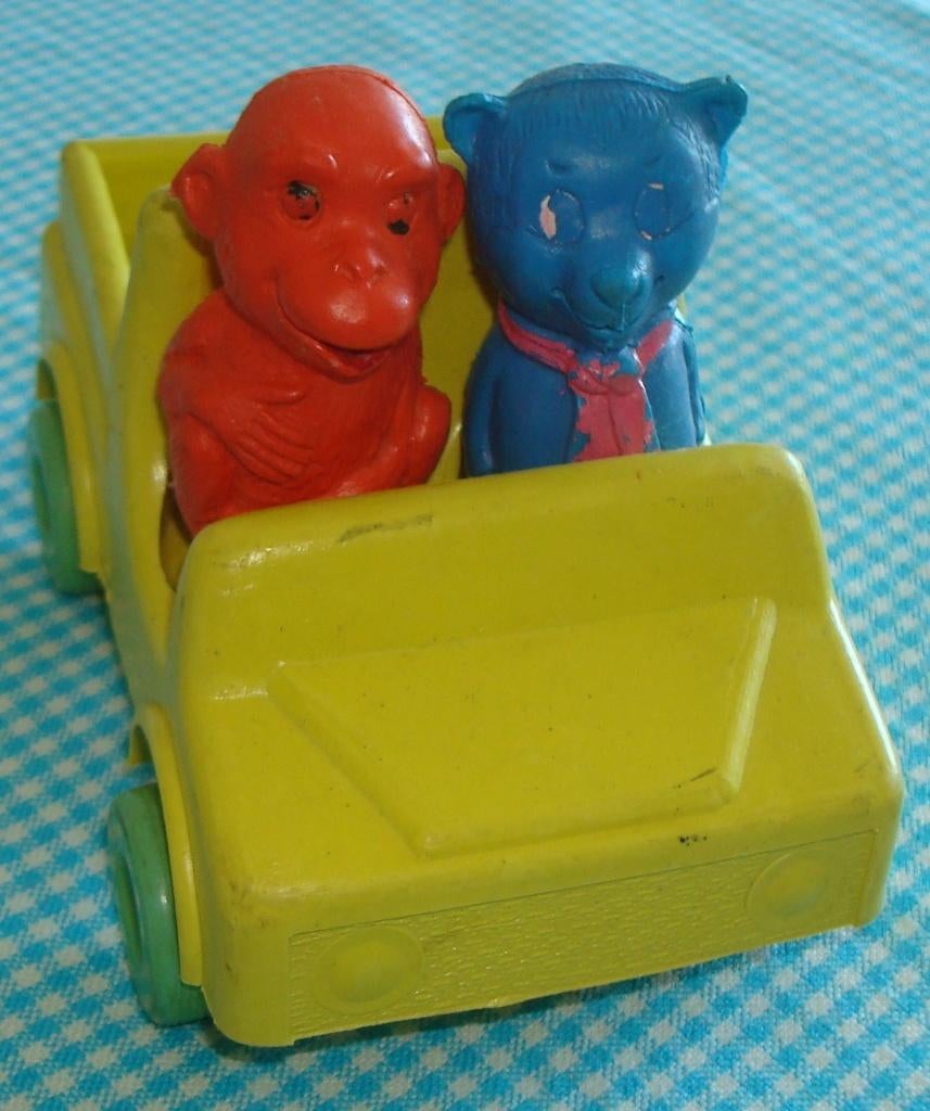 antiek VINTAGE rubberen geel auto vynil aap en beer dieren, Ophalen of Verzenden
