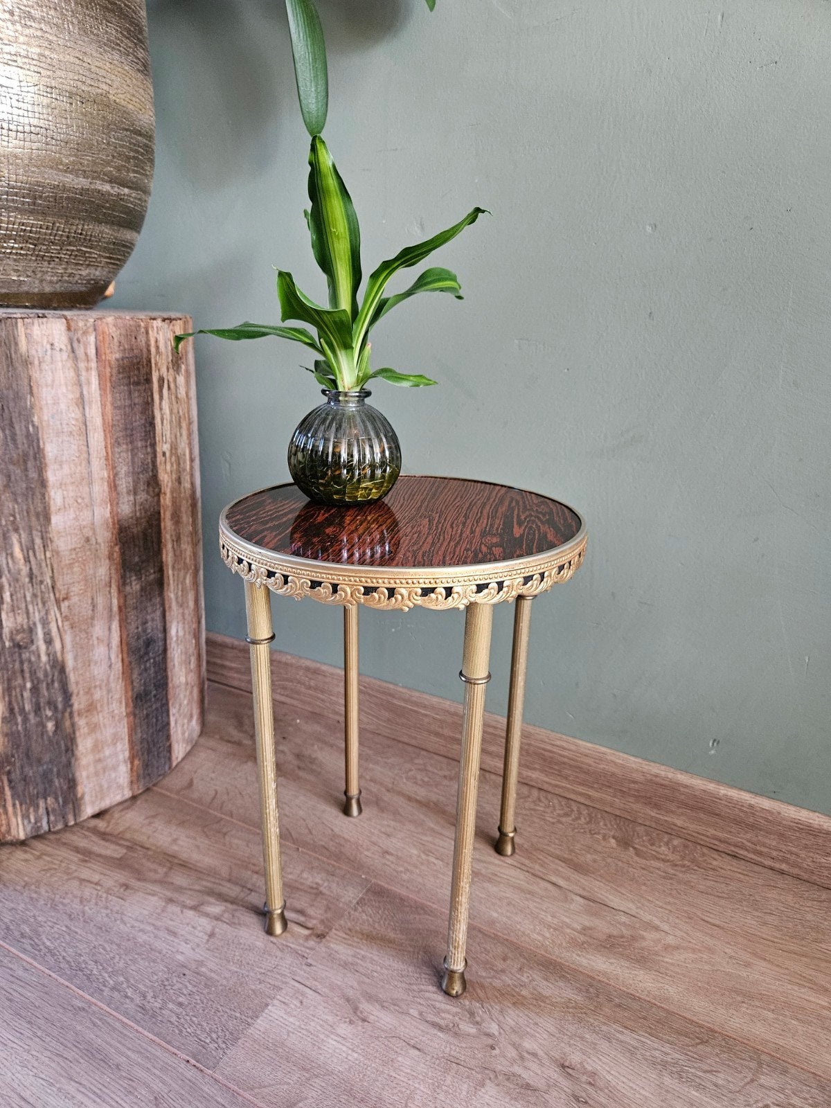 Vintage kleine bijzettafel / plantentafel messing details, Minder dan 45 cm, Minder dan 55 cm, Gebruikt, Rond