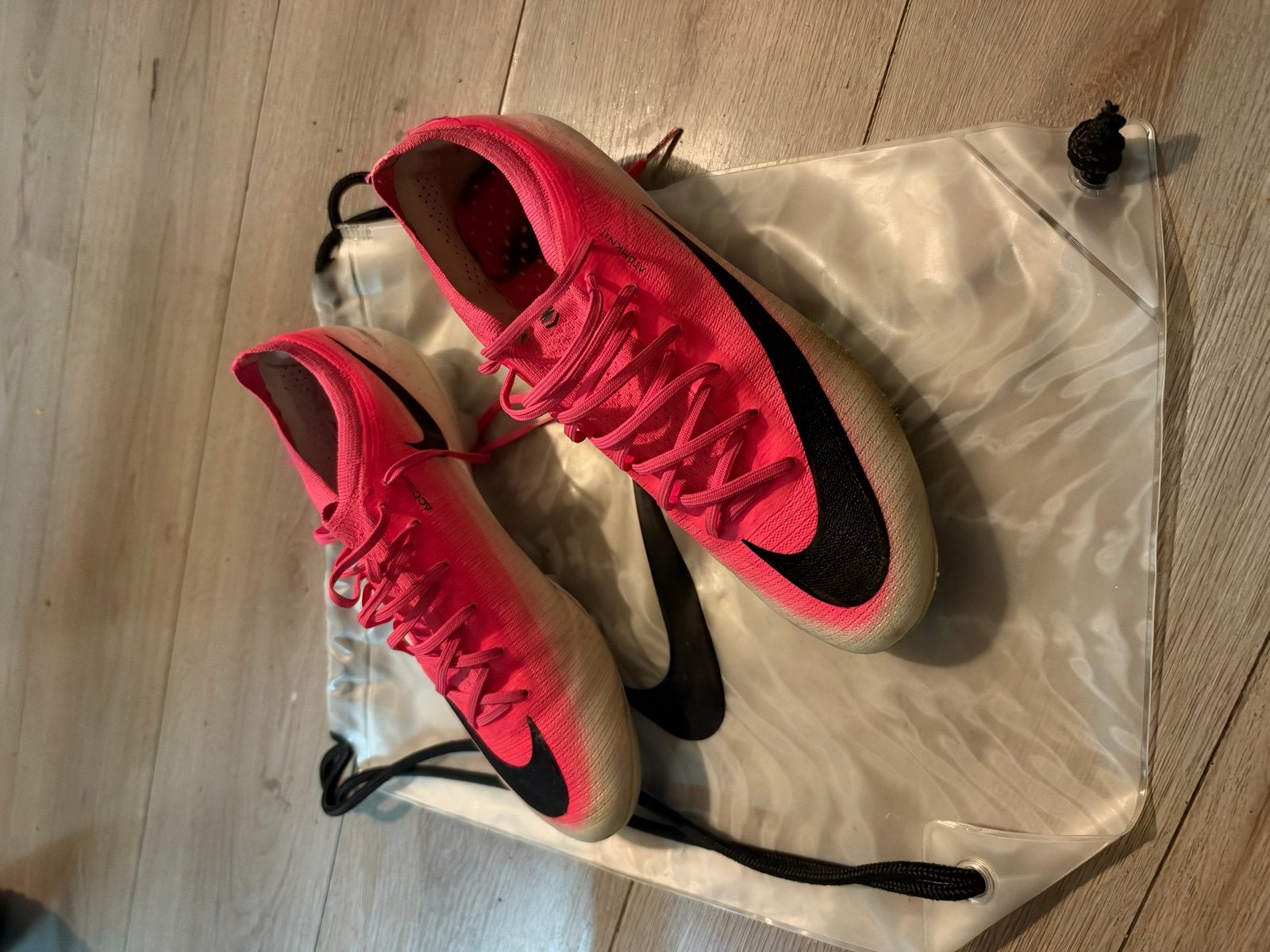 Nike Mercurial Voetbalschoenen - Roze/Wit, Ophalen of Verzenden, Gebruikt, Schoenen