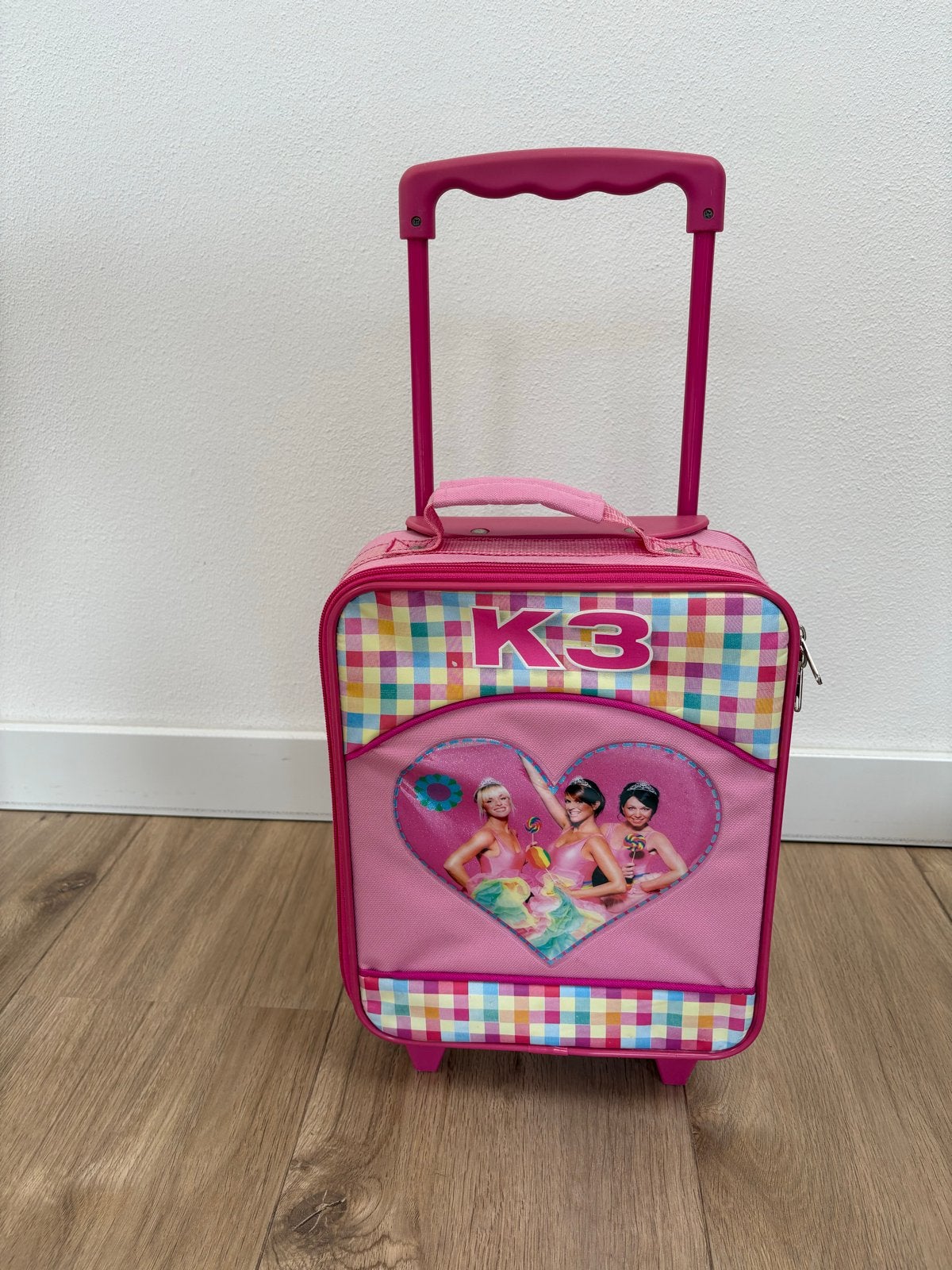 K3 Kinderkoffer met Wieltjes en Uitschuifbare Handgreep, Ophalen, 20 tot 30 cm, Minder dan 40 cm, Zo goed als nieuw