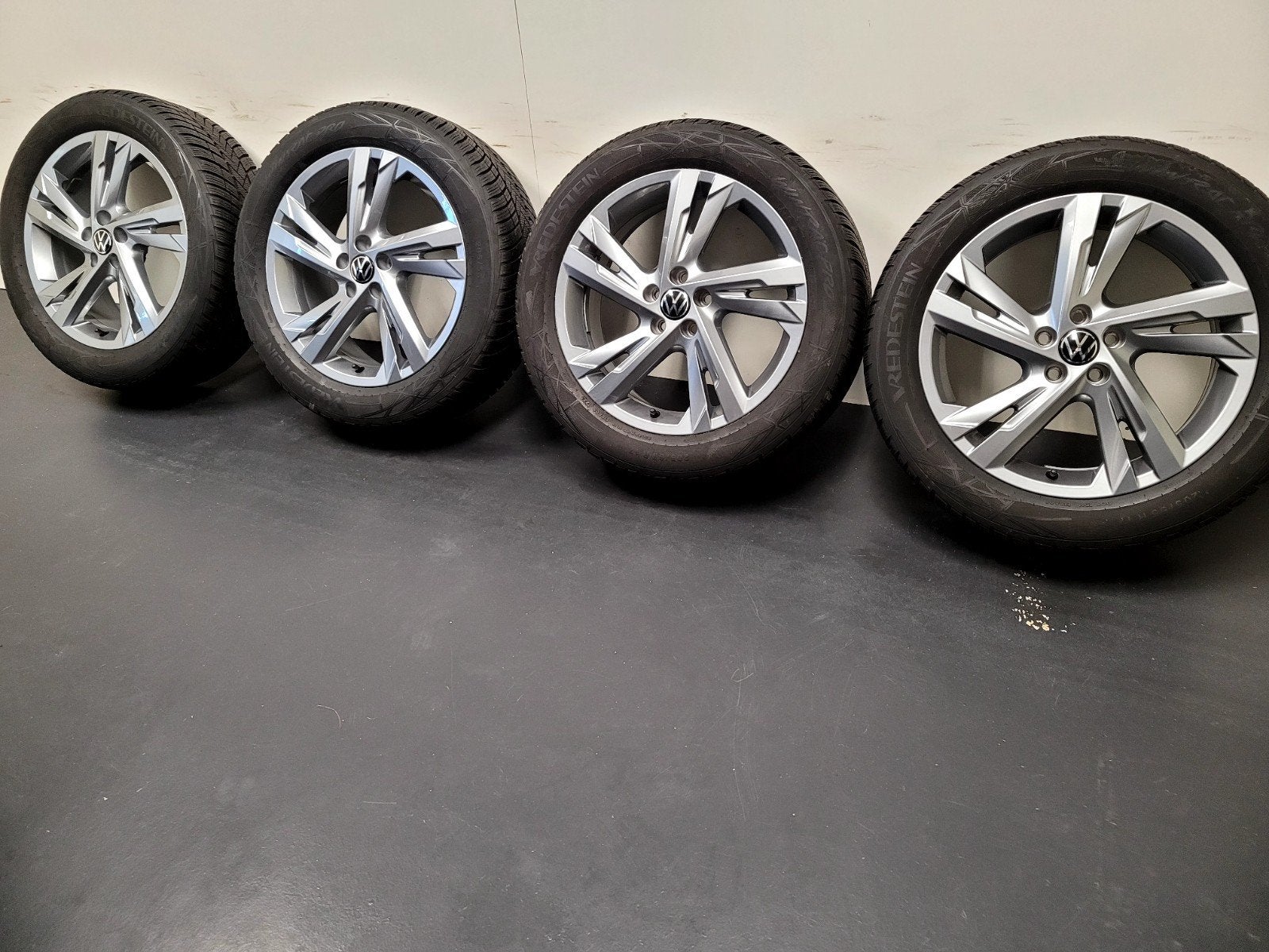 17 inch VW T Cross velgen 205 55 17 winter Seat skoda audi, Auto-onderdelen, Banden en Velgen, Ophalen, Gebruikt, Banden en Velgen