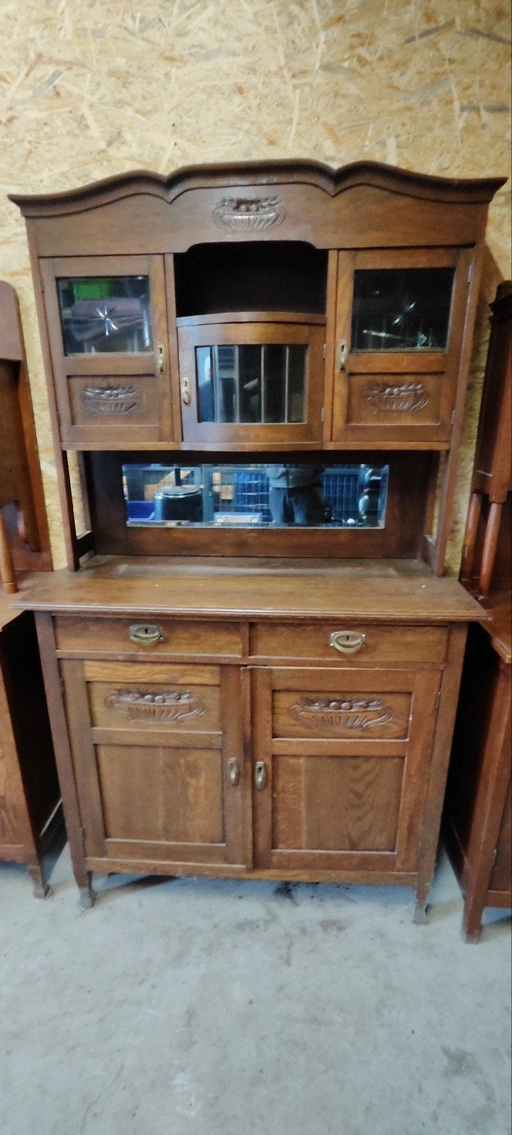 Antiek houten dressoir met spiegel en vitrinekasten, Ophalen