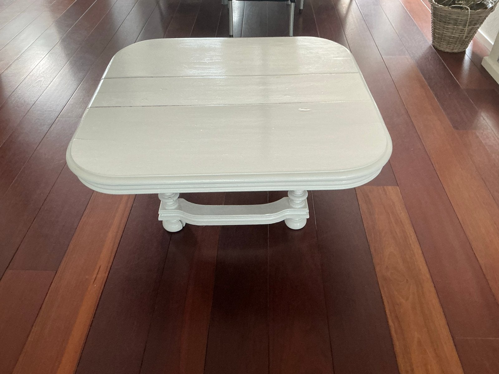 Witte salontafel met sierlijke poten, Antiek en Kunst, Ophalen