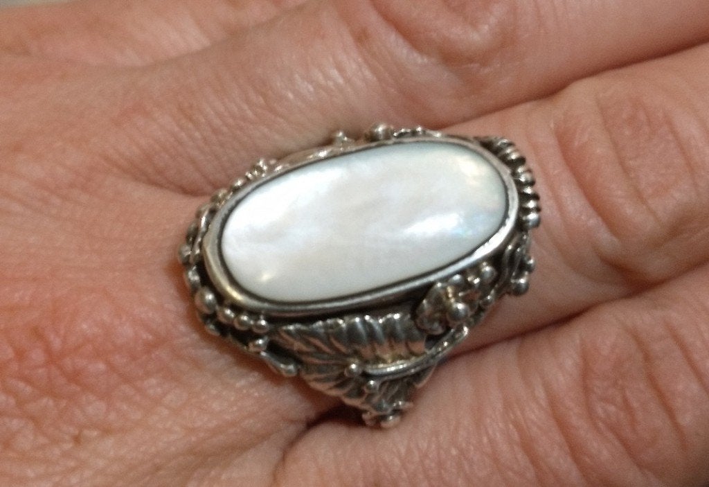 Zilveren 925 zilver ring prachtig bewerkt parelmoer mt 19.75, Verzenden, 19 tot 20, Wit, Nieuw