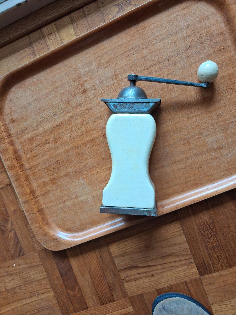 antiek nostalgie hand koffiemolen creme kleur, Ophalen of Verzenden