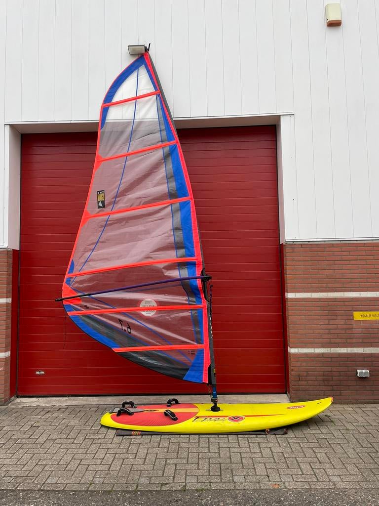 Tiga surfplank, Watersport en Boten, Ophalen, 250 tot 300 cm, Plank, 5 tot 7 m²