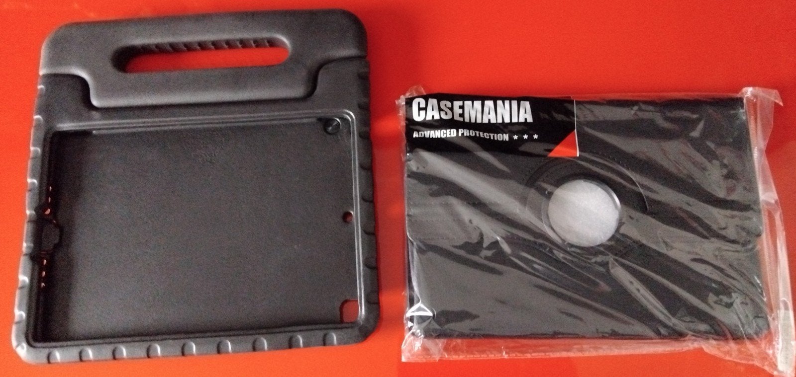 2 Nieuwe Tablet Hoezen - Zwart (Casemania) 10euro, Ophalen, Nieuw, Bescherming voor- en achterkant
