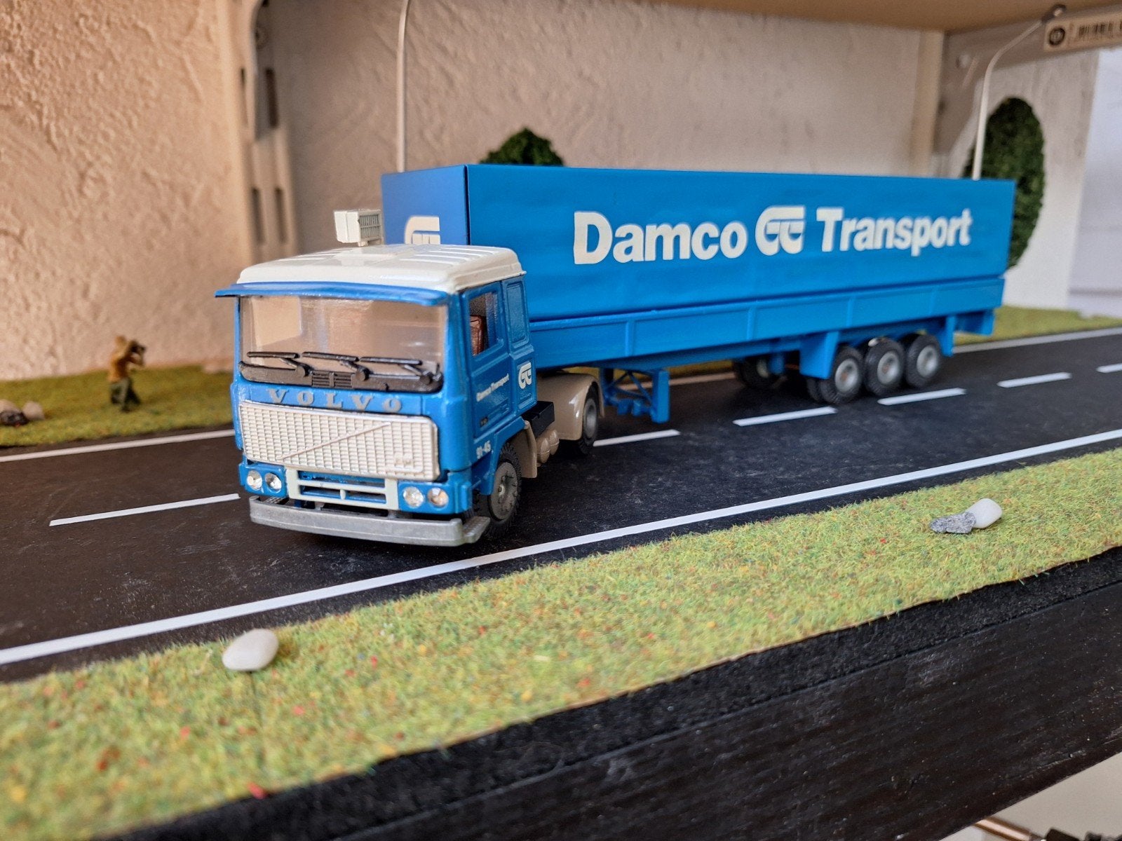 VOLVO F10     DAMCO.    TEKNO, Hobby en Vrije tijd, Ophalen of Verzenden, Zo goed als nieuw, Bus of Vrachtwagen, Tekno