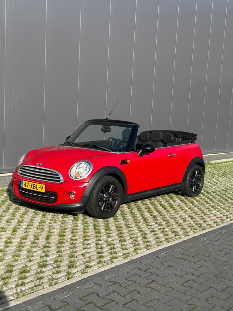 Mini 1.6 Cooper Roadster 2011 Rood, Auto's, Parkeersensor, 4 cilinders, Cabriolet, 4 stoelen