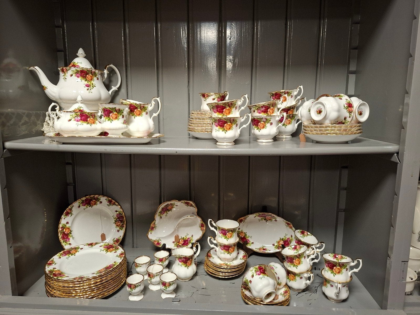 Royal Albert Old Country Roses servies, Ophalen