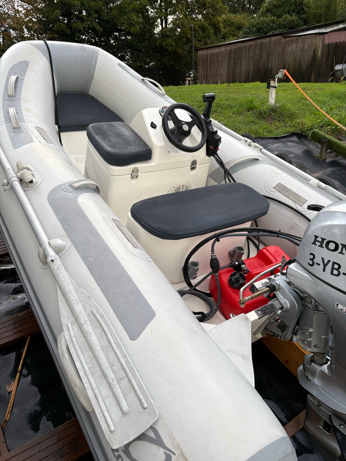 Foto 6 van Zodiac cadet 310 met stuurconsole