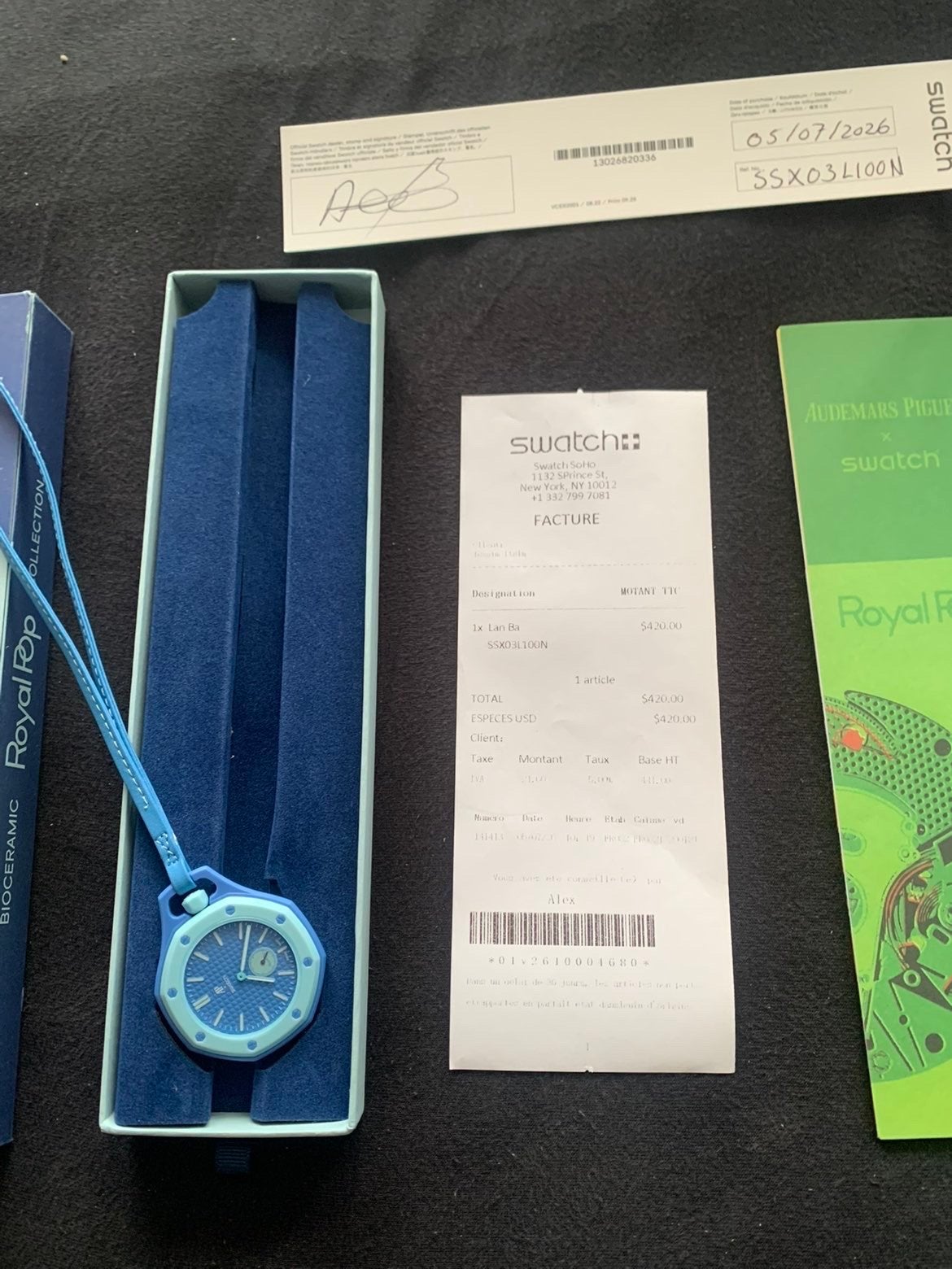 Foto 3 van Swatch x Audemars Piguet Royal Pop Zakhorloge Nieuw