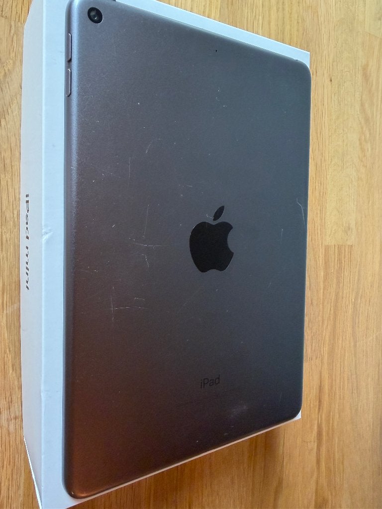Foto 3 van Apple iPad mini 5 – 64GB – Space Grey – Met doos en lader