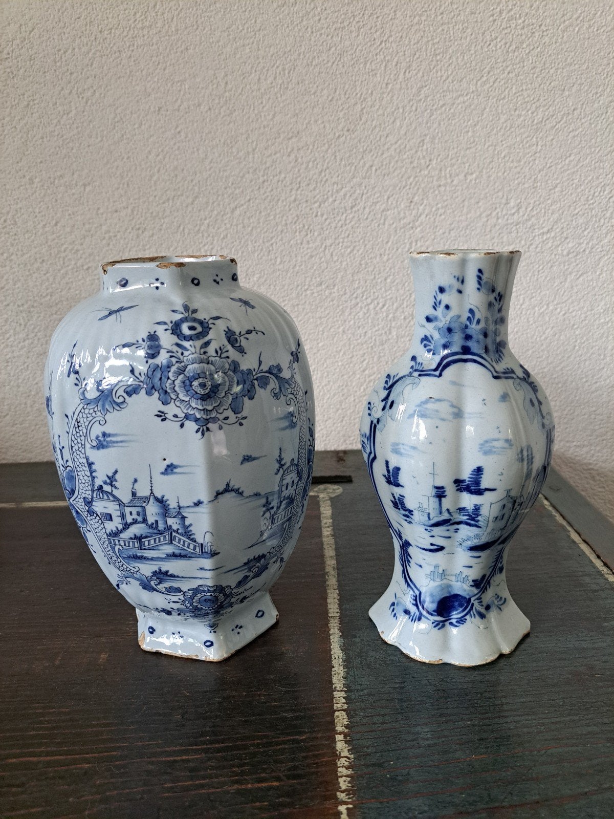 18e eeuw Delfts aardewerk vazen. fijn beschilderd. 1730-1750, Ophalen of Verzenden