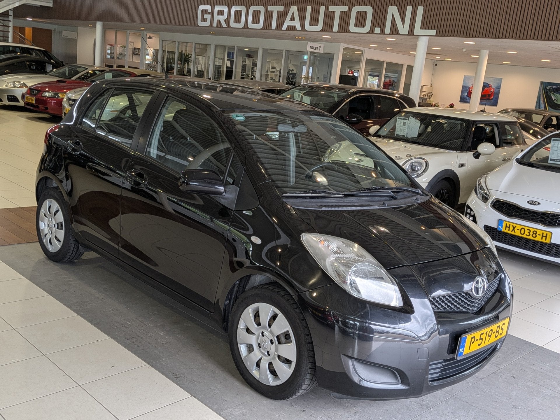 Toyota Yaris 1.0 VVTi Acces Airco, Stuurbekrachtiging, Voorwielaandrijving, Elektrische ramen, Stof, 750 kg