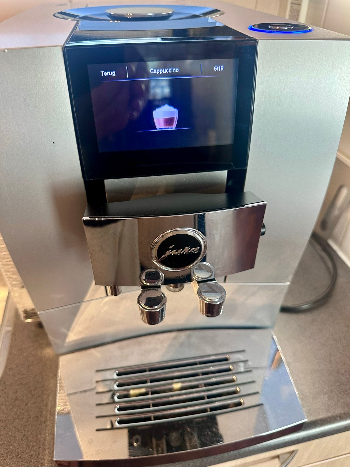Jura Z10 volautomatische koffiemachine - Zo goed als nieuw, Witgoed en Apparatuur, Koffiezetapparaten, Ophalen, Afneembaar waterreservoir