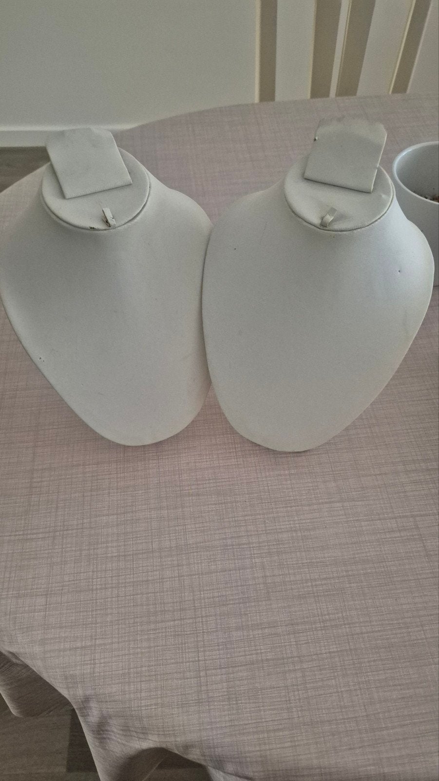 2x Sieraden Display buste/standaarden - Wit, Ophalen of Verzenden, Gebruikt, Wit, Overige materialen
