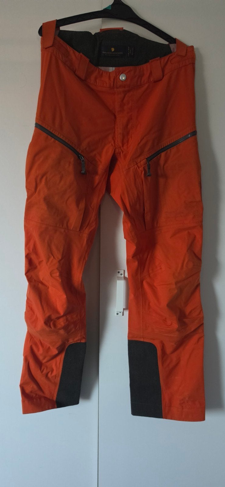 Fjällräven Bergtagen Eco-Shell Broek - Oranje maat 46, Ophalen, Gebruikt, Kleding