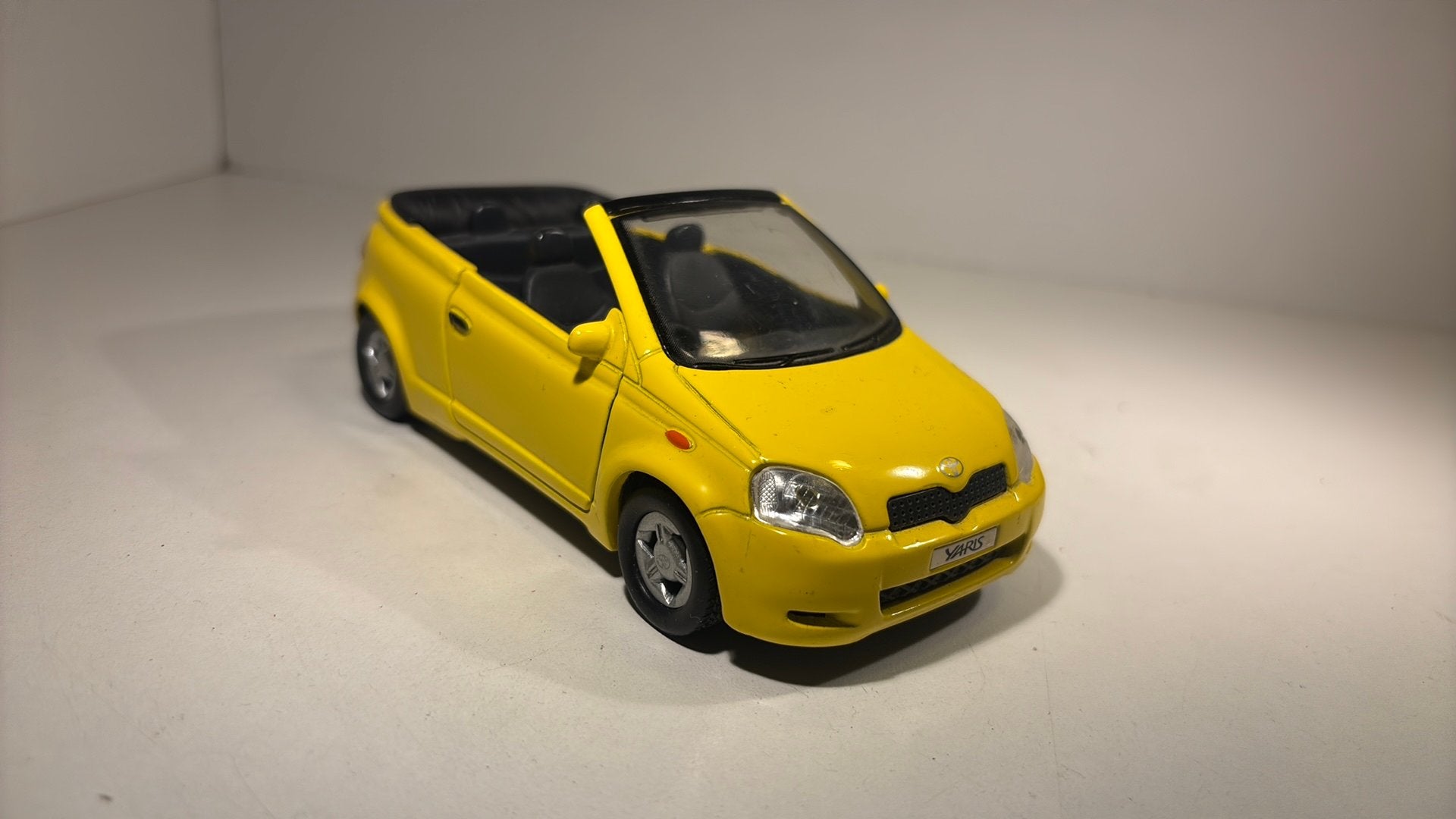 Toyota yaris cabriolet concept sunny side 1.24, Revell, Ophalen of Verzenden, A, A