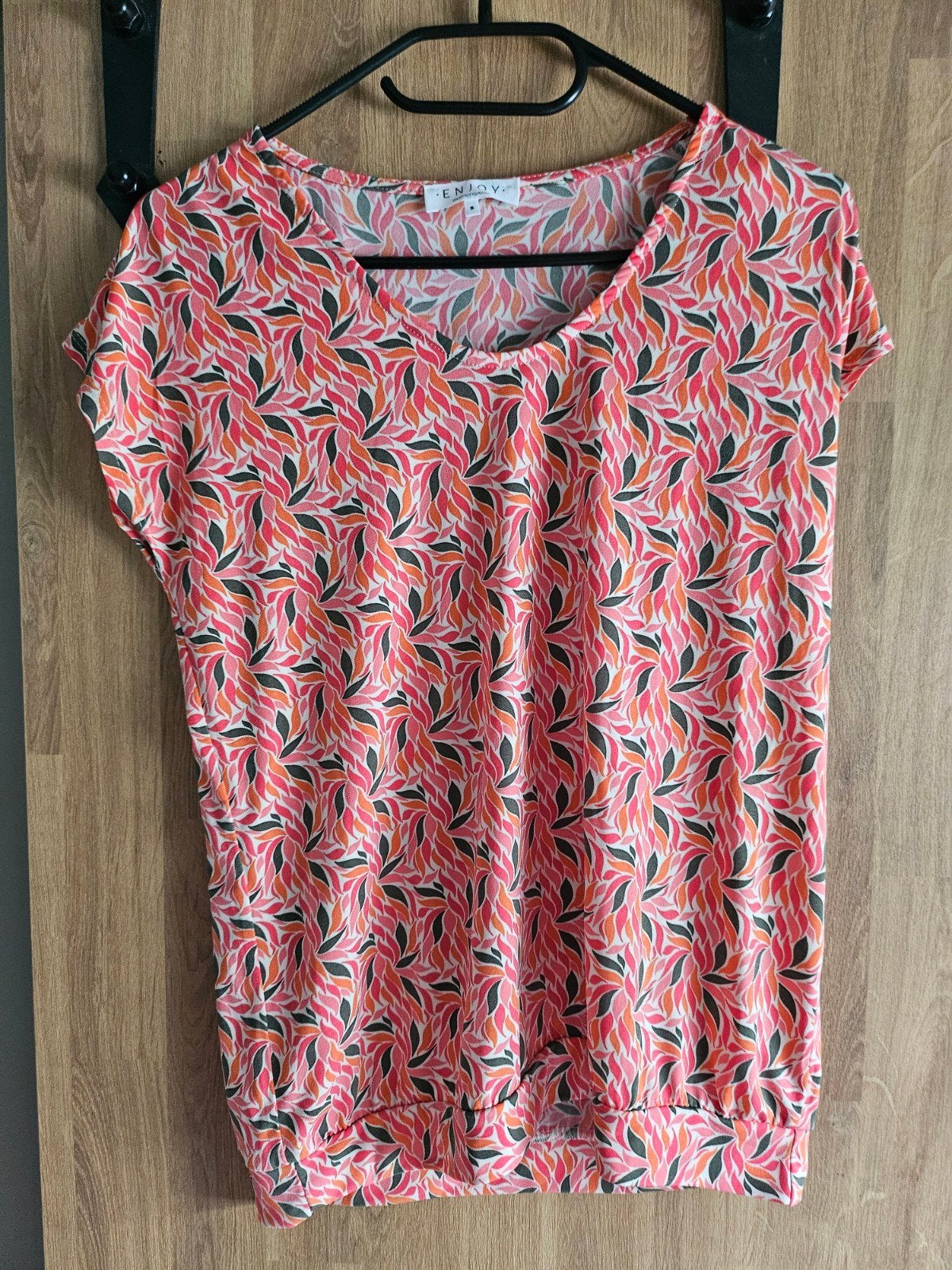 Enjoy Dames T-shirt met Korte Mouwen en Bladprint - Maat S, Meerkleurig, Enjoy, Ophalen of Verzenden, Zo goed als nieuw