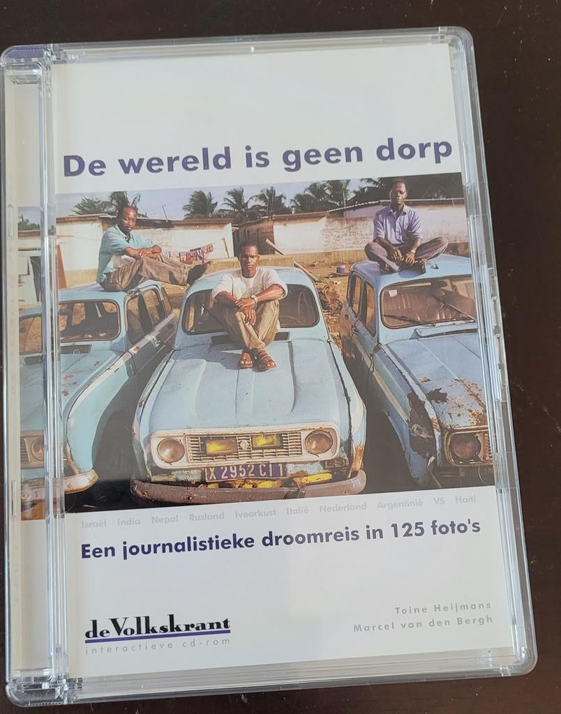 Cd   De wereld is geen dorp, Ophalen of Verzenden, Alpha, Nieuw, HBO