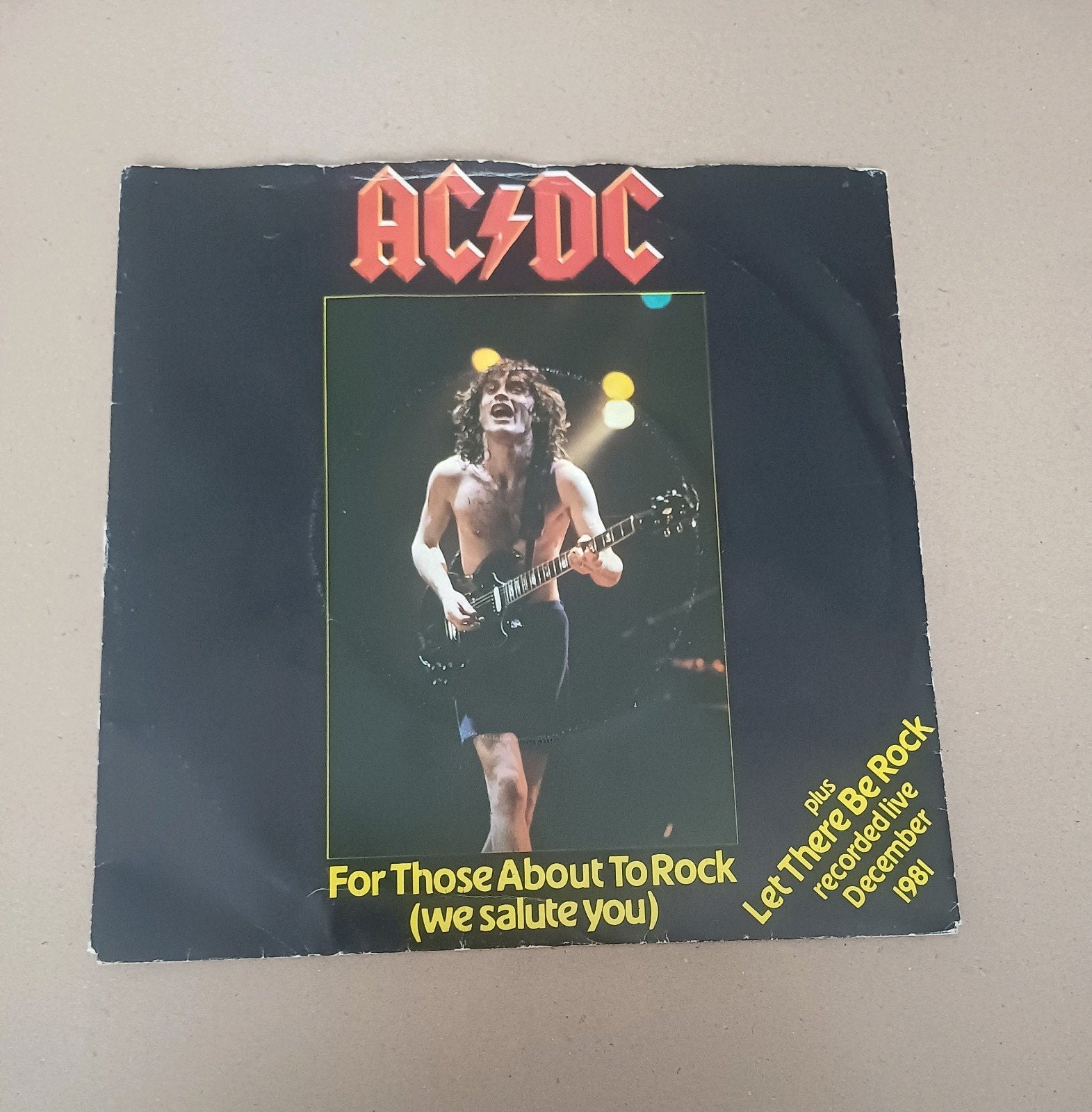 AC/DC - For Those About To Rock ( We Salute You), Beschermende buitenhoes, Ophalen of Verzenden, Gebruikt, Pop
