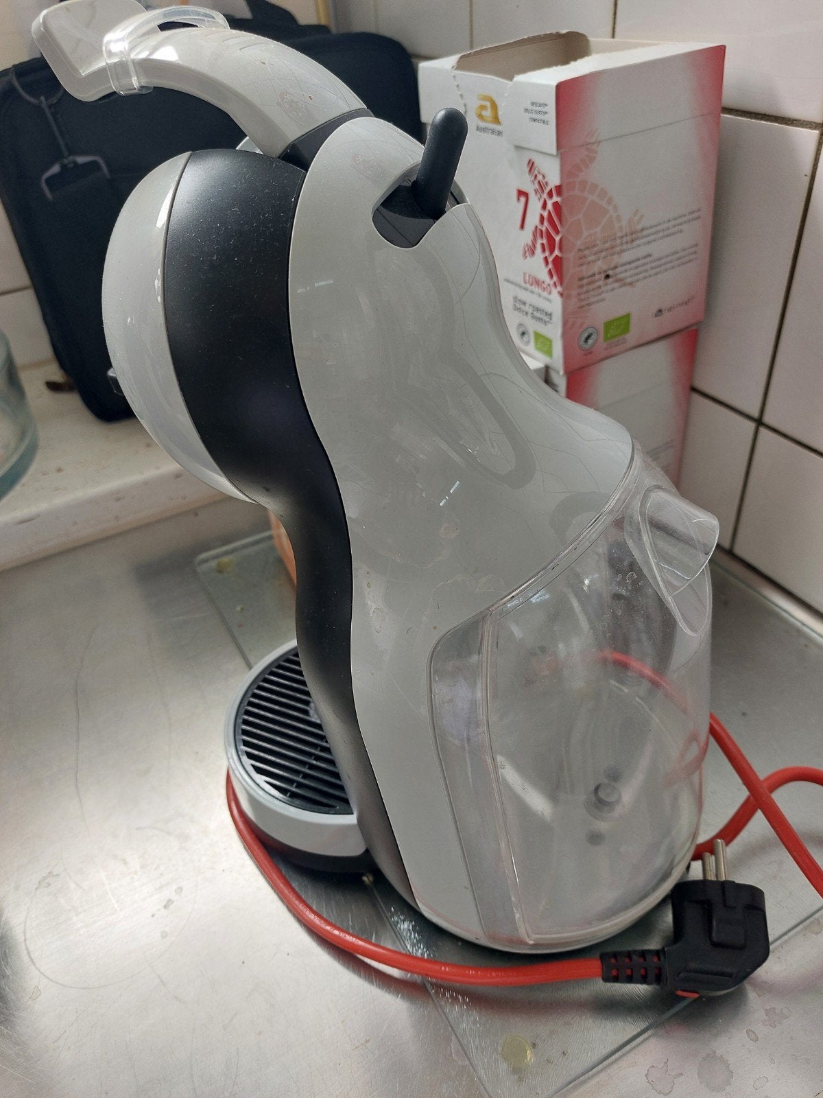 Dolce Gusto koffiezetapparaat met capsules, Witgoed en Apparatuur, Ophalen, Gebruikt, Koffiemachine, 1 kopje