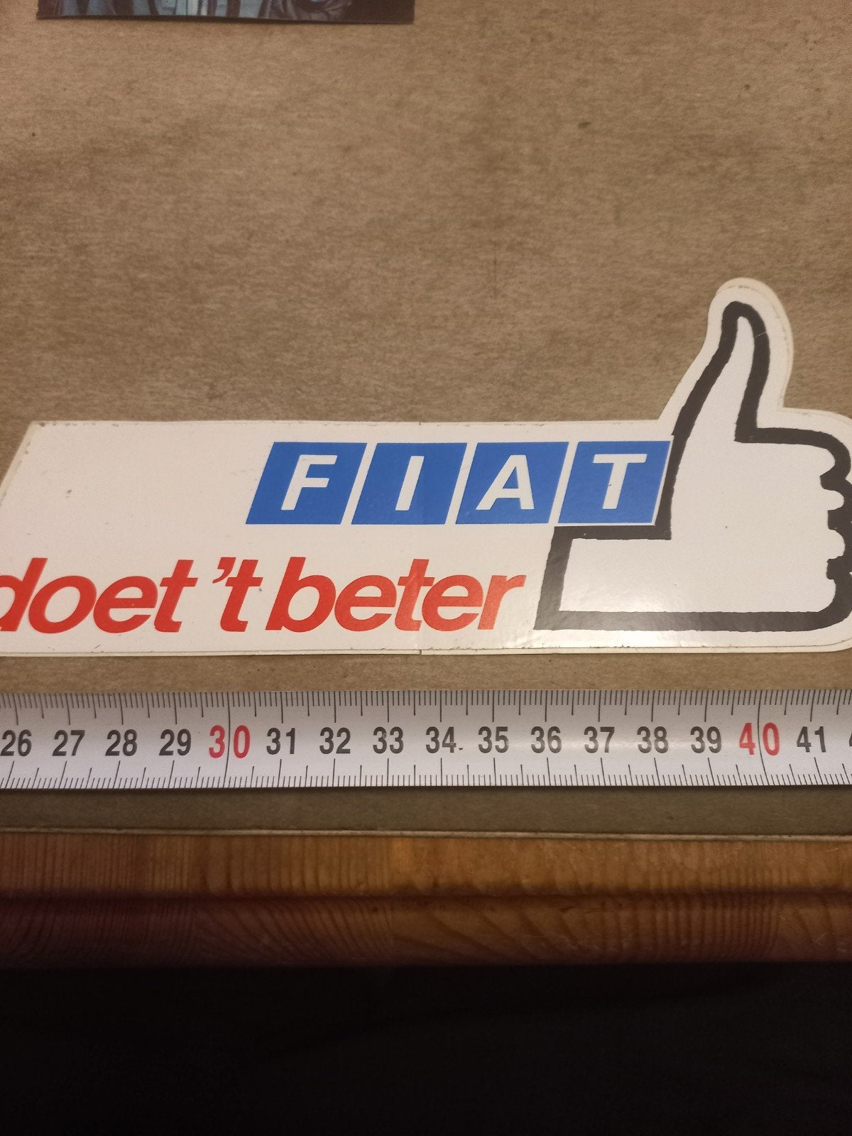Vintage Fiat 'doet 't beter' sticker - Auto verzamelobject, Ophalen of Verzenden, Gebruikt