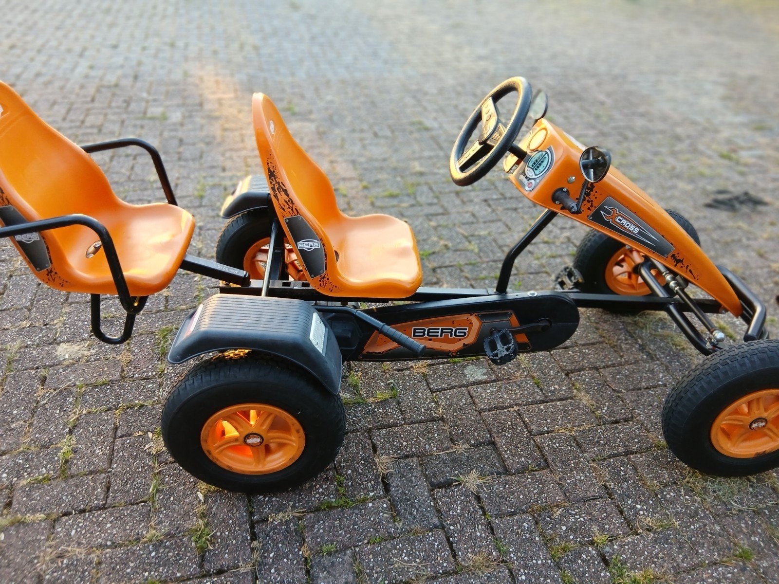 Zeer nette Berg XL Skelter met duozit en BFR, Kinderen en Baby's, Speelgoed | Buiten | Skelters, Ophalen, Zo goed als nieuw, Berg